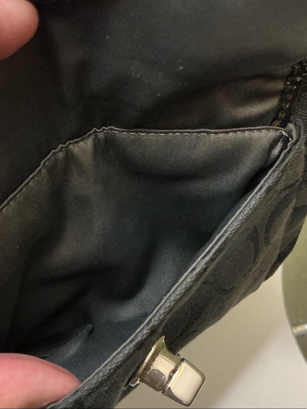 Coach Black Signature Canvas Crossbody with Turnlock Pocket Patent Trim Y2K GUC - Picture 6 of 10